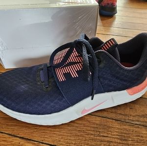 Women's nike sneakers